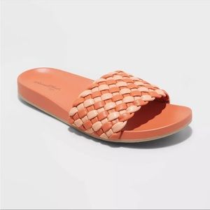 NWT Universal Thread Polly Woven Slide Sandal